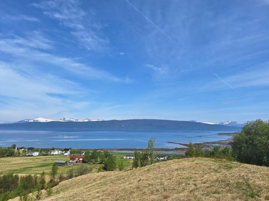 Privat Leilighet Pa Gard Med Badstue Og Nordlys Narvik Exterior foto