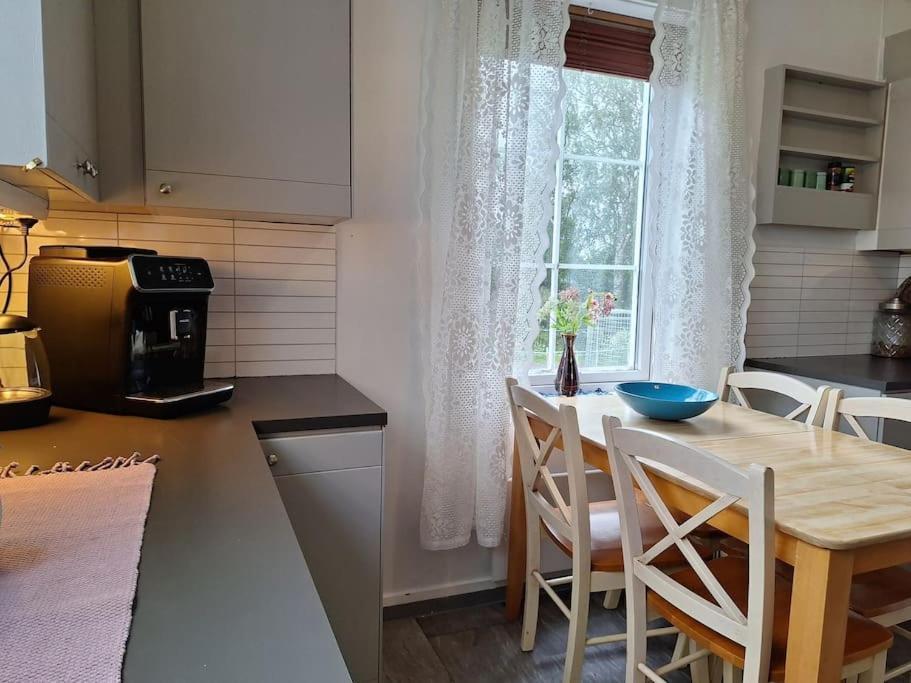 Privat Leilighet Pa Gard Med Badstue Og Nordlys Narvik Exterior foto