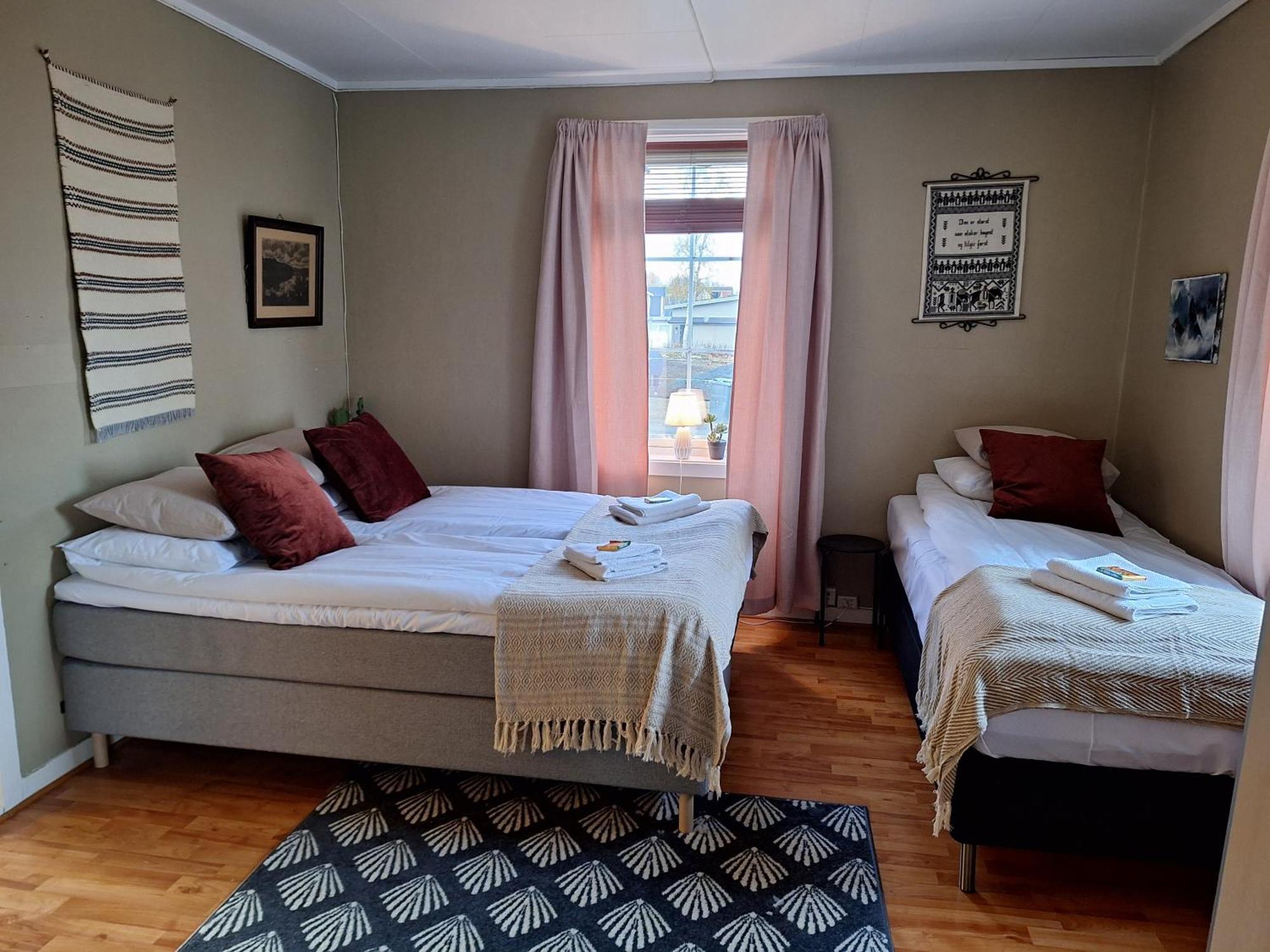 Privat Leilighet Pa Gard Med Badstue Og Nordlys Narvik Exterior foto